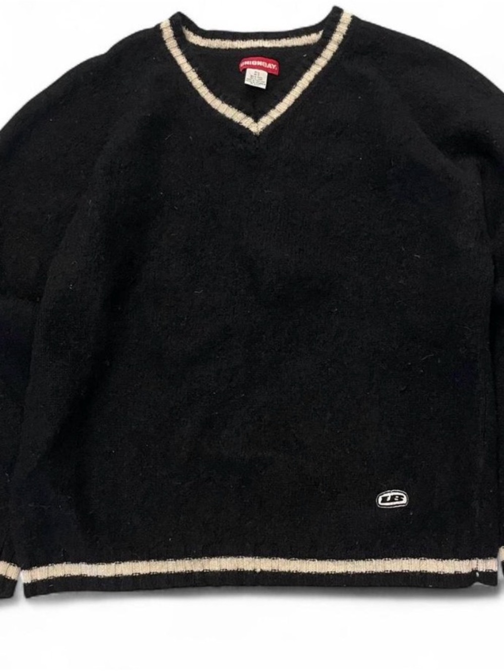 UNIONBAY Black V-Neck Sweater with Cream Trim